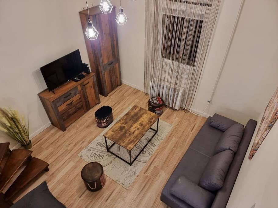 Vintage Apartman In City Center Miskolc Ngoại thất bức ảnh