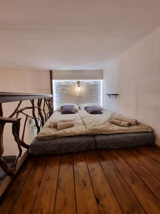 Vintage Apartman In City Center Miskolc Ngoại thất bức ảnh