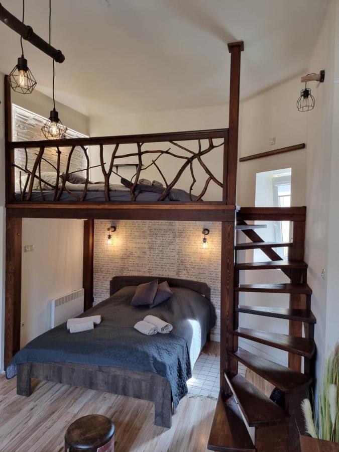 Vintage Apartman In City Center Miskolc Ngoại thất bức ảnh